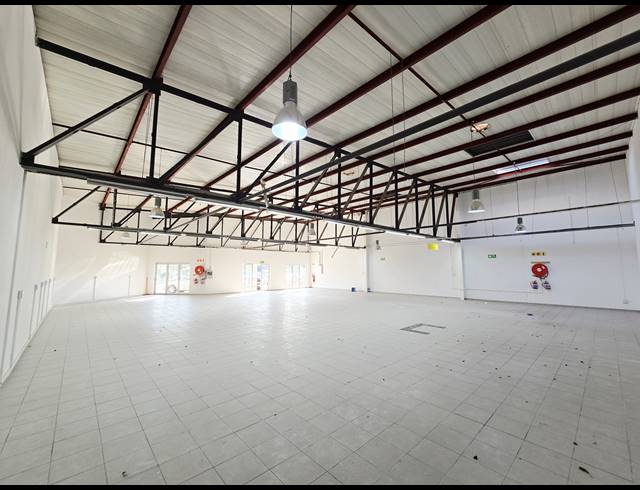 360M² RETAIL TO LET IN NORTH RIDING